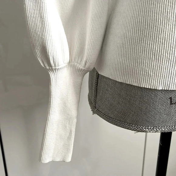 A.L.C.  White Ribbed Turtleneck Puff Sleeve, Size S - Picture 4 of 10